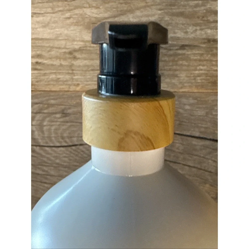 Sand + Fog Innocence Shower Gel‎ 32 Fl Oz | Discontinued | MSRP = $18